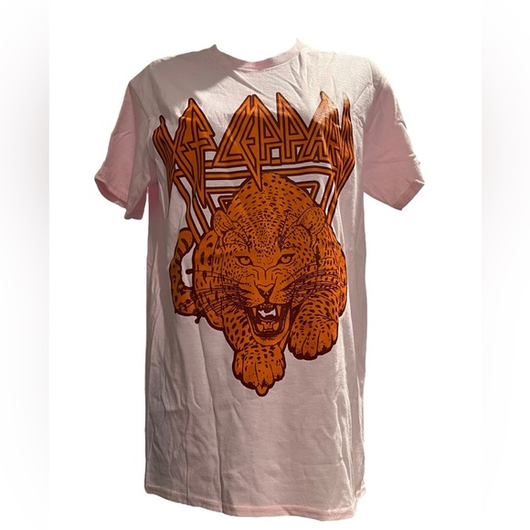 Tops - NWT Def Leppard High 'N Dry Cotton Graphic T-Shirt Nordstrom